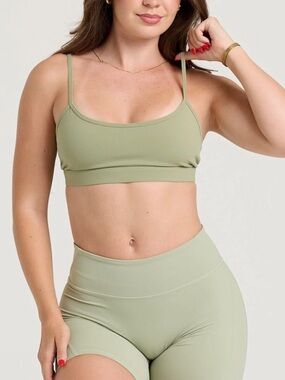 Young La legacy sports bra